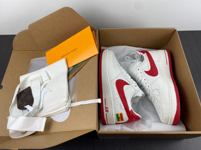 NIKE LOW AIR FORCE 1 X WHITE red