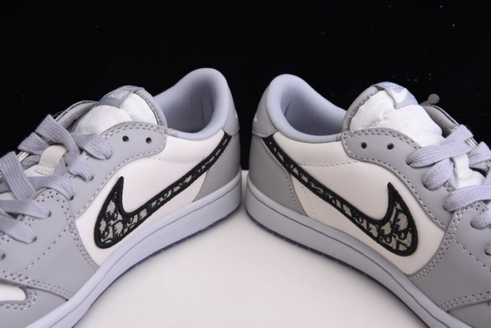 AIR JORDAN 1 low CN8007-001