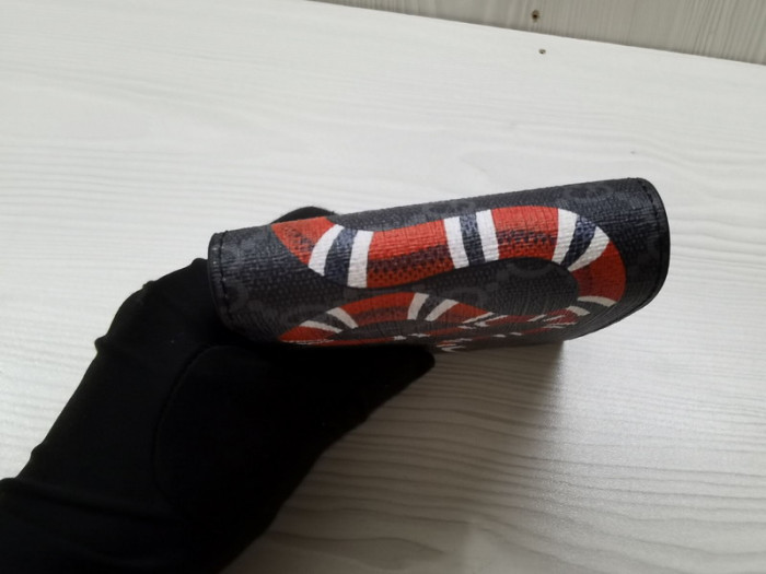 GUCCI  SNAKE  BLACK  WALLETS