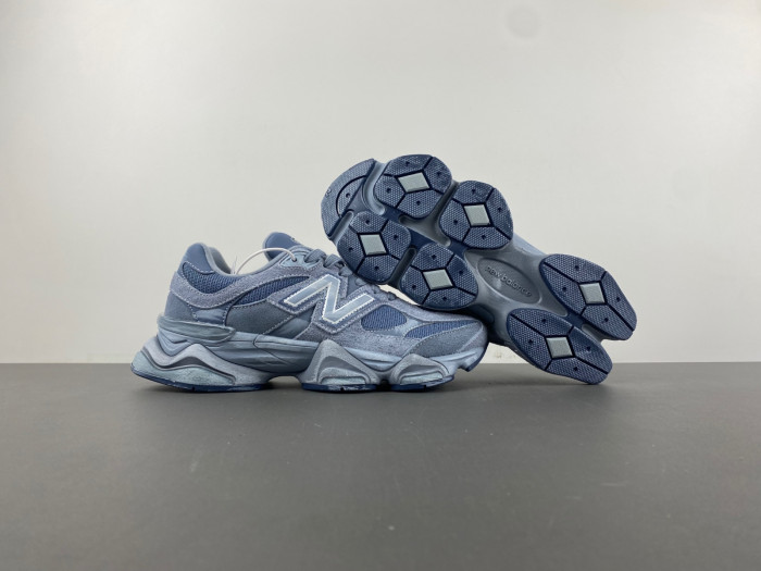 NEW BALANCE 9060  NB000043